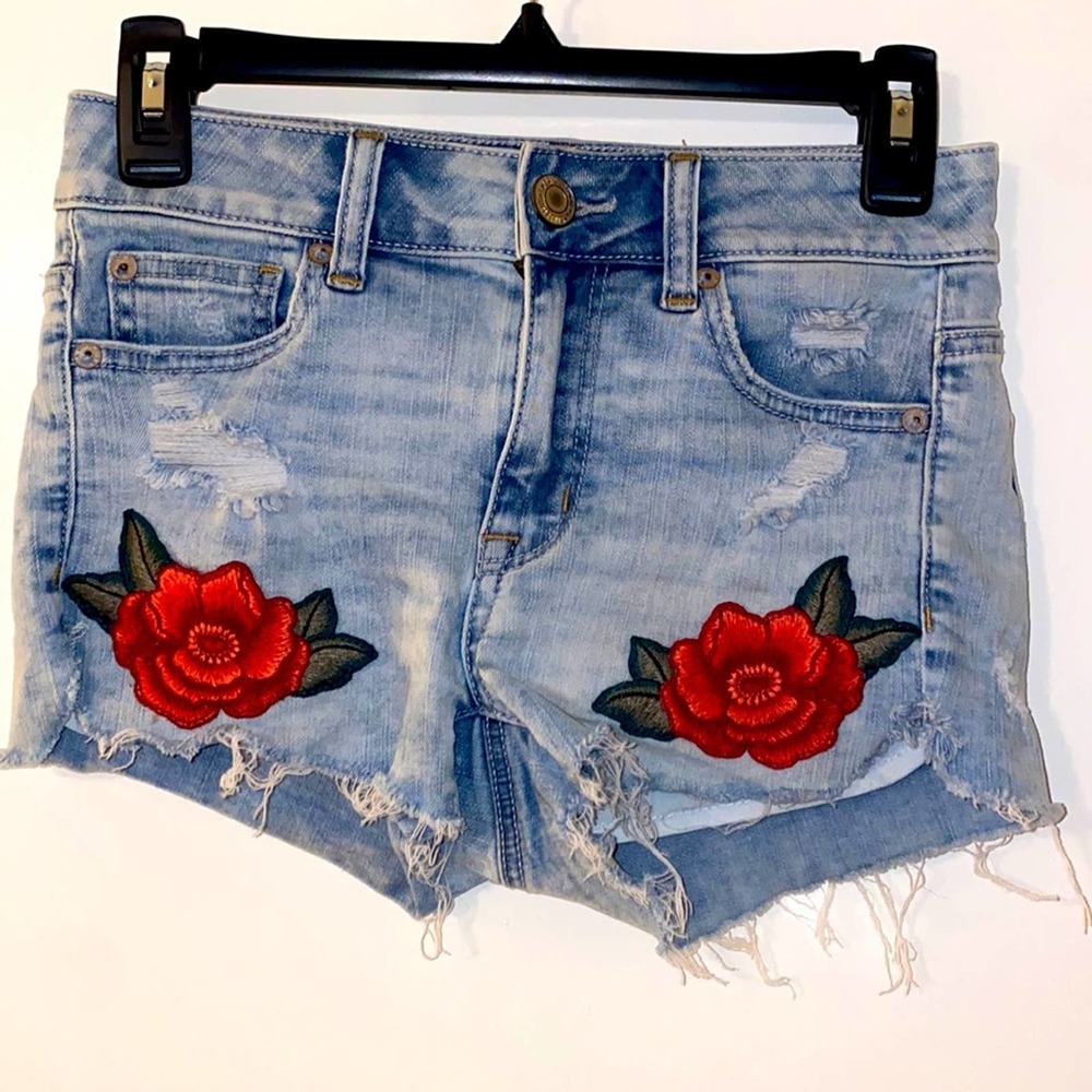 American Eagle Hi-Rise Shortie Rose Embroidered Cutoff Jean Shorts Sz 0 *NWOT*